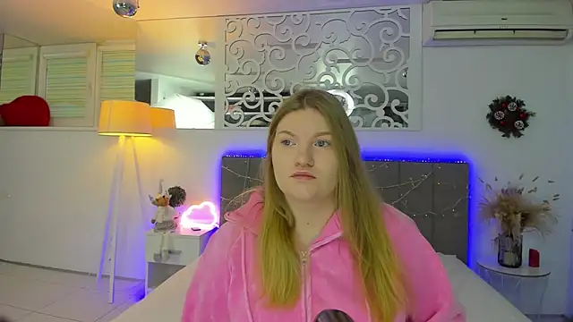 AshleyJoness online show from December 17, 6:19 am