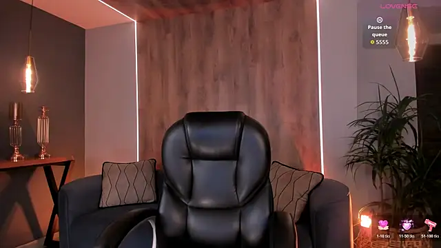 Snapshot of LiamCarterX chatting on November 24, 5:29 am LiamCarterX online show from November 24, 5:29 am