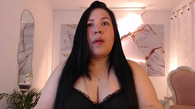 Snapshot of Ashley_Grahaam chatting on November 23, 10:20 pm Ashley Grahaam online show from November 23, 10:20 pm