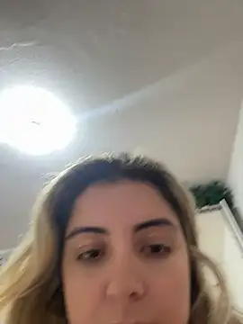 Snapshot of sophiemonroevip chatting on May 22, 12:11 pm sophiemonroevip online show from May 22, 12:11 pm