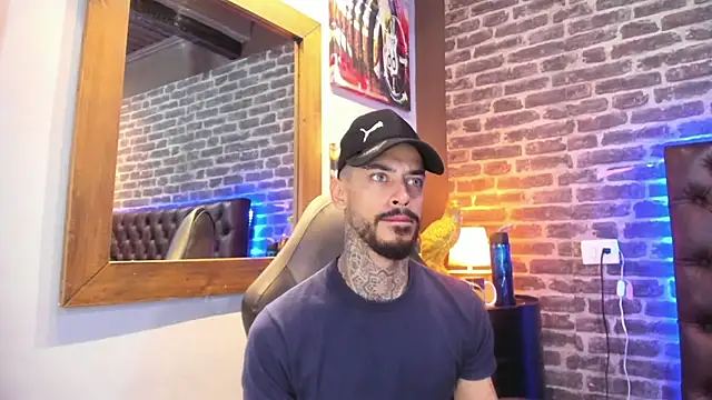 Snapshot of VinzenzRizzo chatting on September 12, 4:34 am VinzenzRizzo online show from September 12, 4:34 am