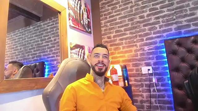 Snapshot of VinzenzRizzo chatting on September 17, 4:25 am VinzenzRizzo online show from September 17, 4:25 am