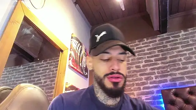 Snapshot of VinzenzRizzo chatting on September 25, 4:16 am VinzenzRizzo online show from September 25, 4:16 am