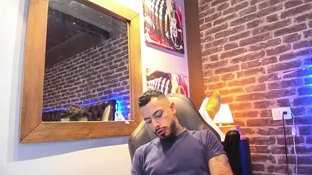 Snapshot of VinzenzRizzo chatting on October 5, 4:22 am VinzenzRizzo online show from October 5, 4:22 am