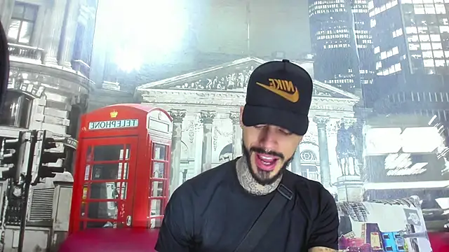 Snapshot of VinzenzRizzo chatting on October 18, 4:37 am VinzenzRizzo online show from October 18, 4:37 am