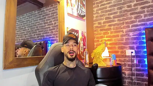 Snapshot of VinzenzRizzo chatting on November 19, 4:56 am VinzenzRizzo online show from November 19, 4:56 am