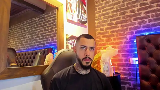 Snapshot of VinzenzRizzo chatting on November 25, 4:23 am VinzenzRizzo online show from November 25, 4:23 am