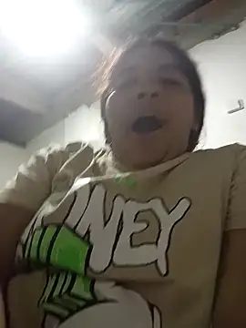 Snapshot of angelHeath13 chatting on November 22, 5:28 am angelHeath13 online show from November 22, 5:28 am