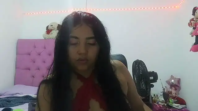 Snapshot of angelHeath13 chatting on June 6, 12:38 am angelHeath13 online show from June 6, 12:38 am