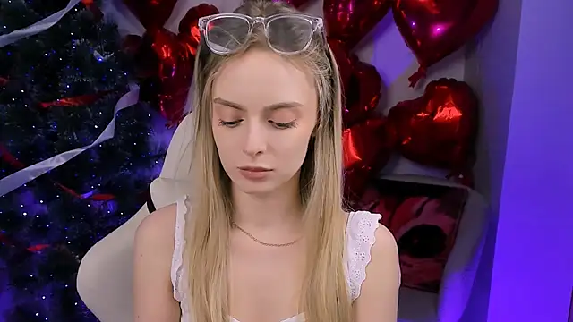 JuliaBrewwer online show from March 24, 6:02 pm