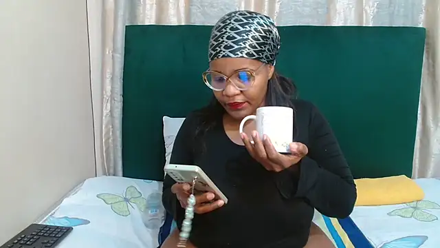 ChubbyBitch26 online show from July 13, 8:33 pm