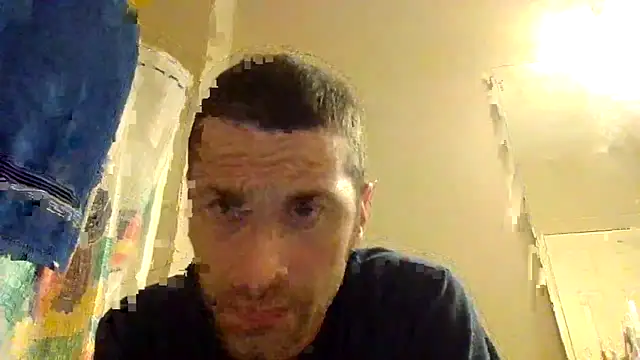 Snapshot of dik4cache chatting on April 15, 8:21 am dik4cache online show from April 15, 8:21 am