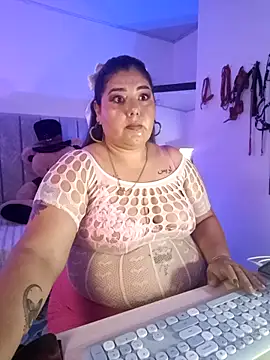 AndreaKinky online show from November 26, 8:15 am