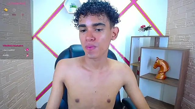 Snapshot of Blake_Mils chatting on November 8, 6:40 pm Blake Mils online show from November 8, 6:40 pm