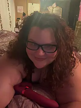 Snapshot of Fatpussybigass chatting on May 10, 3:44 am Fatpussybigass online show from May 10, 3:44 am