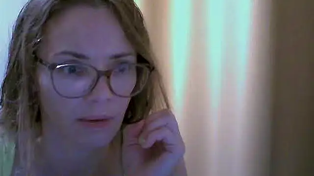 SEA Dream online show from December 1, 4:06 am