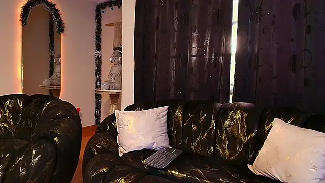 Snapshot of Sophie_Janner chatting on November 13, 9:14 pm Sophie Janner online show from November 13, 9:14 pm