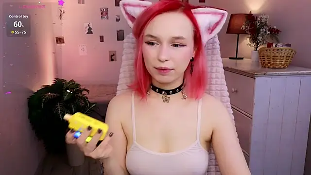 NaomiYoru online show from April 7, 8:42 pm