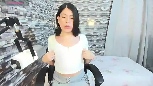 xxxEmmaxx online show from March 6, 9:55 pm