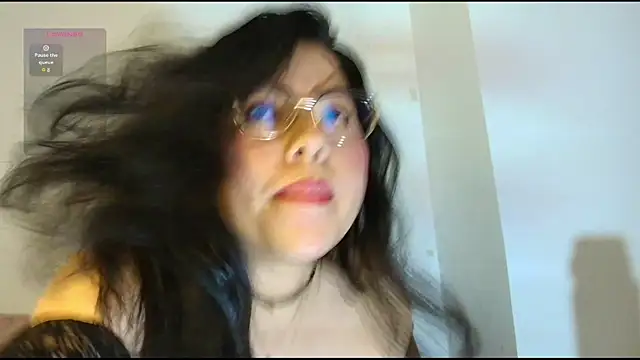 Snapshot of kute_jess chatting on October 7, 3:25 am kute jess online show from October 7, 3:25 am