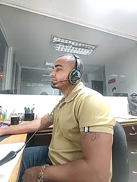 SanChacal5694 online show from March 24, 10:37 pm