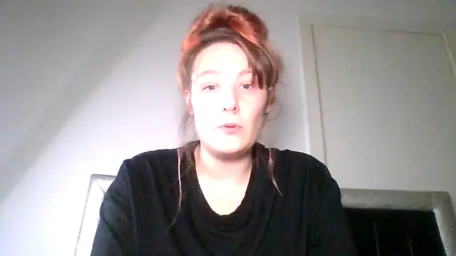 Snapshot of ScottoshThickThighs chatting on December 2, 5:35 am ScottoshThickThighs online show from December 2, 5:35 am