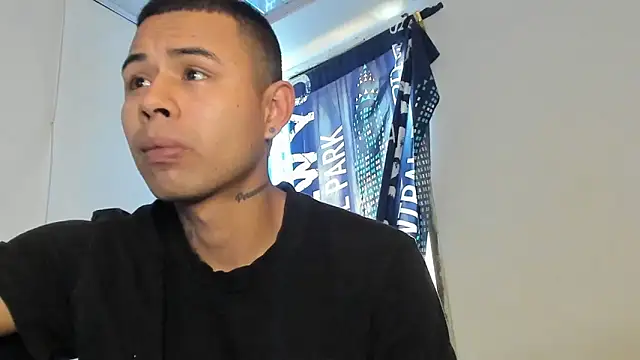  Logan Colton  online show from February 14, 6:48 pm