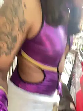 cam11 07 online show from March 29, 8:53 pm