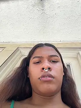 cam11 07 online show from April 12, 6:35 pm