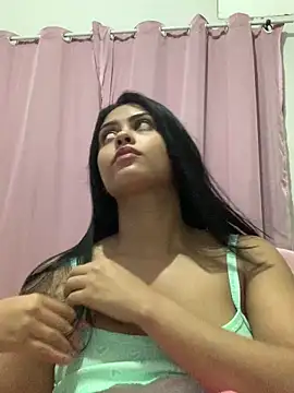 Snapshot of afroditii chatting on November 6, 1:17 am afroditii online show from November 6, 1:17 am