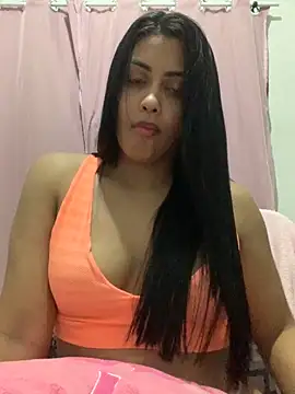 Snapshot of afroditii chatting on November 25, 12:43 am afroditii online show from November 25, 12:43 am