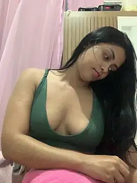 Snapshot of afroditii chatting on January 15, 12:26 am afroditii online show from January 15, 12:26 am