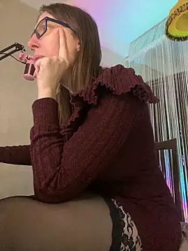 Snapshot of CrazyPinky chatting on December 10, 2:39 pm CrazyPinky online show from December 10, 2:39 pm