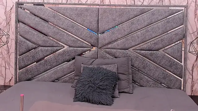 SASHA BROWNIE   online show from January 9, 7:26 pm