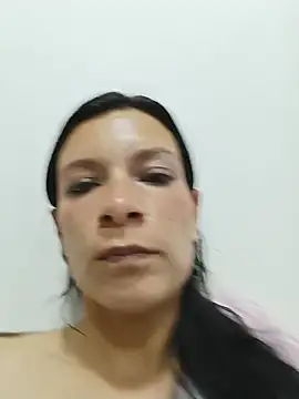 Snapshot of kim_lebanon chatting on July 10, 4:39 am kim lebanon online show from July 10, 4:39 am