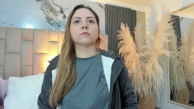Snapshot of cloesummerr_ chatting on May 2, 12:43 pm cloesummerr online show from May 2, 12:43 pm
