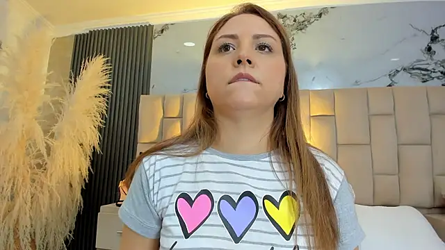 Snapshot of cloesummerr_ chatting on May 27, 12:46 pm cloesummerr online show from May 27, 12:46 pm