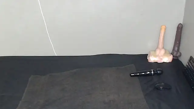 TrishahXo online show from March 23, 6:34 pm