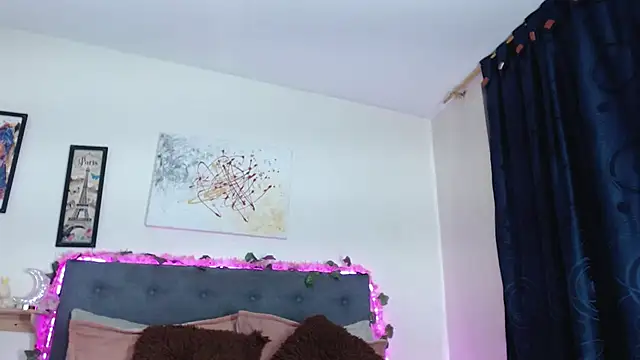 Snapshot of valentini_villa chatting on September 17, 9:05 pm valentini villa online show from September 17, 9:05 pm