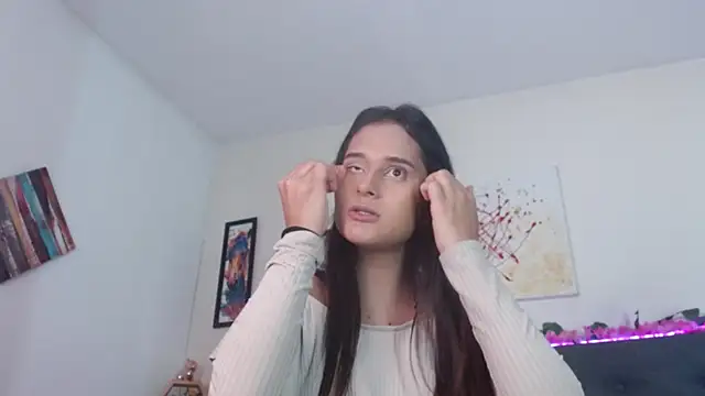 Snapshot of valentini_villa chatting on October 22, 7:24 pm valentini villa online show from October 22, 7:24 pm