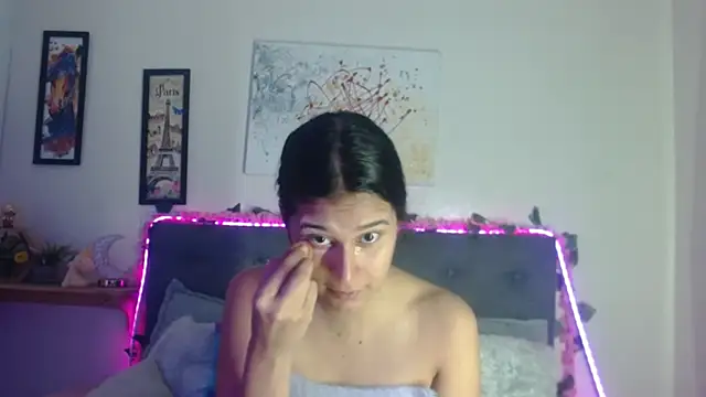 Snapshot of valentini_villa chatting on November 5, 7:25 pm valentini villa online show from November 5, 7:25 pm