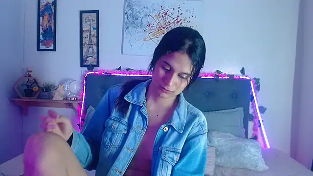 Snapshot of valentini_villa chatting on November 6, 7:48 pm valentini villa online show from November 6, 7:48 pm