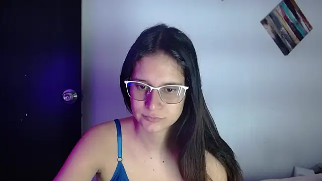 Snapshot of valentini_villa chatting on November 21, 7:01 pm valentini villa online show from November 21, 7:01 pm