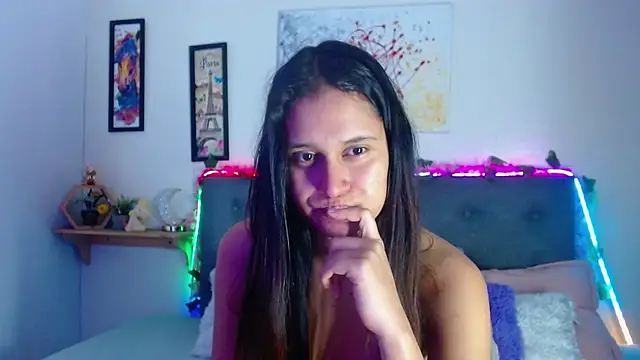 Snapshot of valentini_villa chatting on November 30, 8:02 pm valentini villa online show from November 30, 8:02 pm