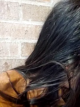 Snapshot of valentini_villa chatting on December 2, 12:27 am valentini villa online show from December 2, 12:27 am