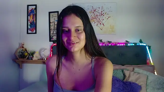 Snapshot of valentini_villa chatting on December 3, 7:34 pm valentini villa online show from December 3, 7:34 pm