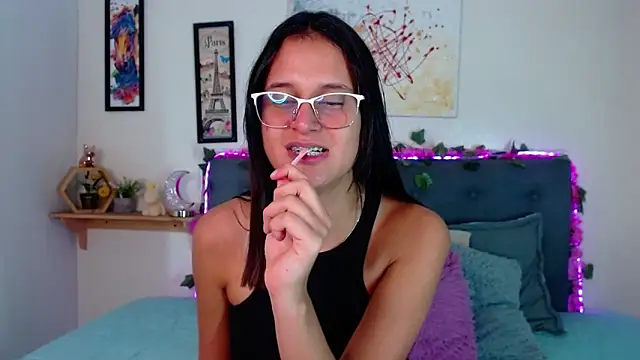 valentini villa online show from February 15, 7:43 pm