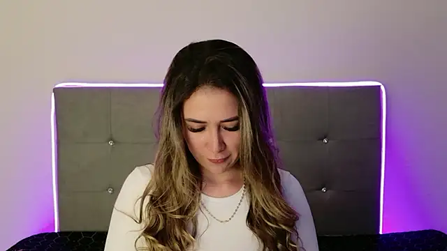 Alexandraa Gomez online show from February 13, 9:55 pm