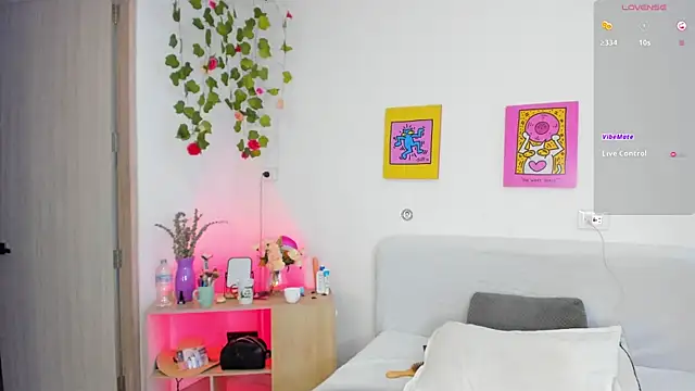 AprilAddams  online show from September 13, 9:25 pm