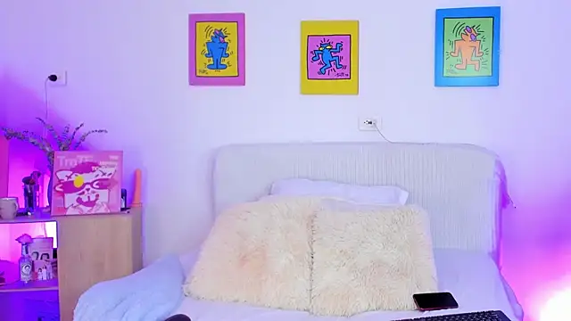 AprilAddams  online show from October 14, 9:15 pm